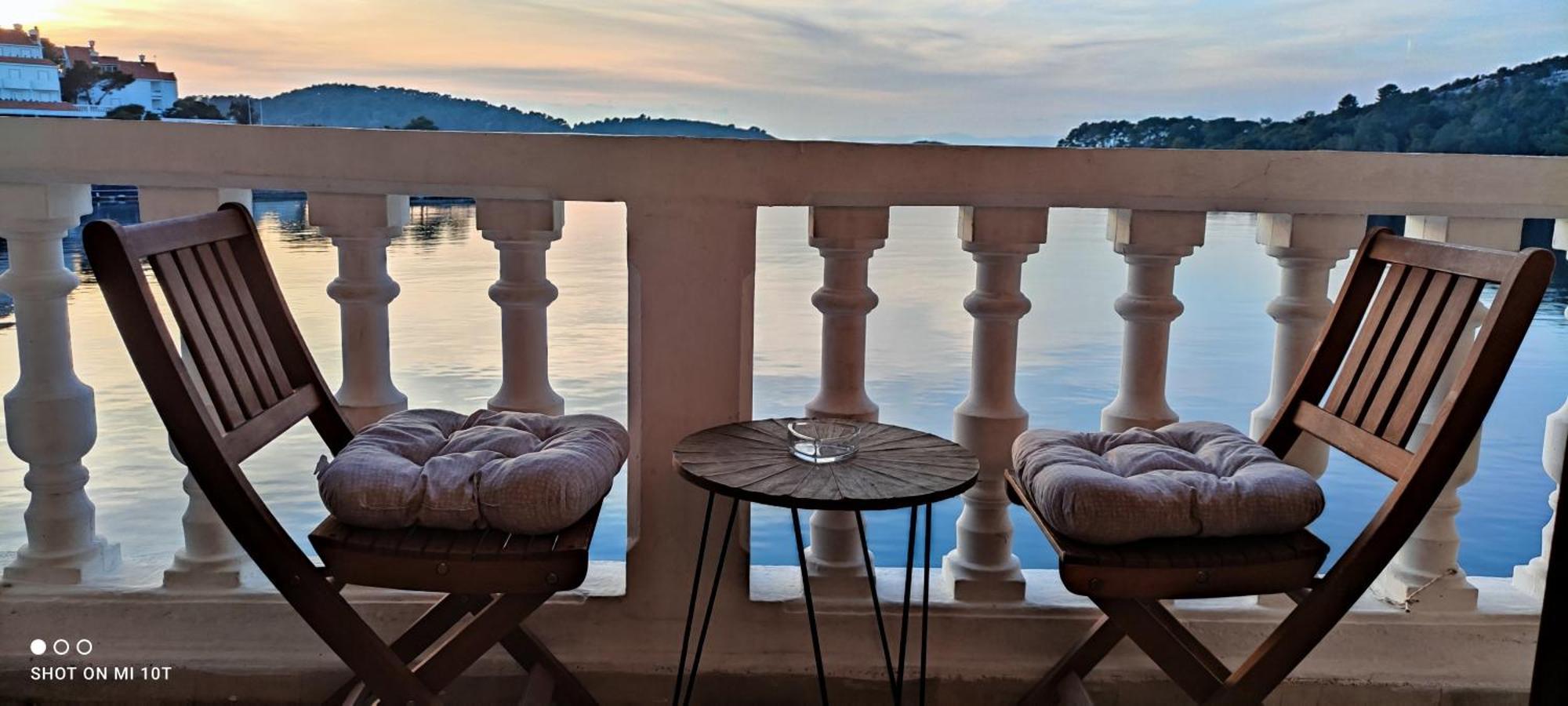 Apartamento Adio Mare Pomena Exterior foto